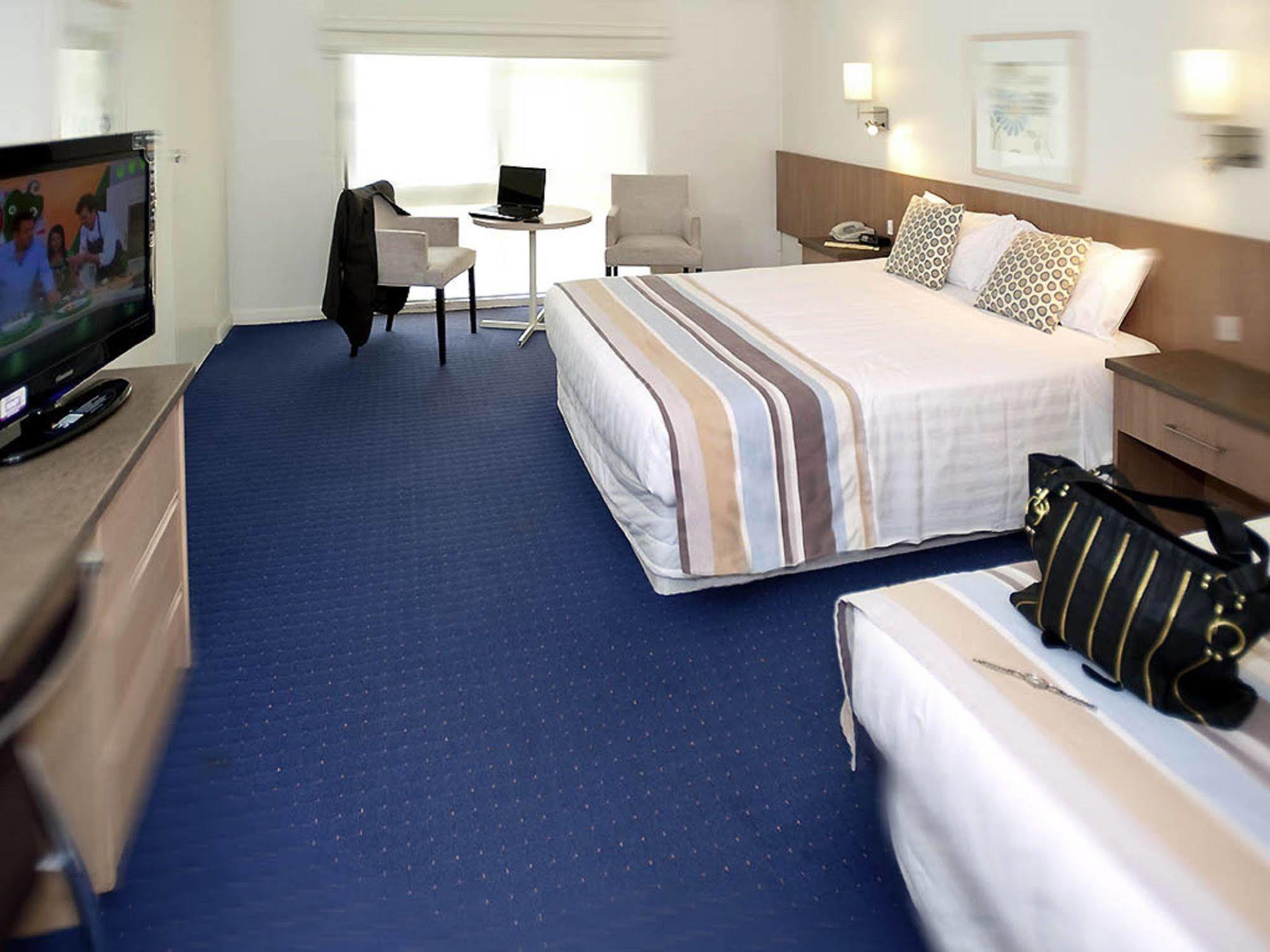 Swan Hill Resort Екстериор снимка