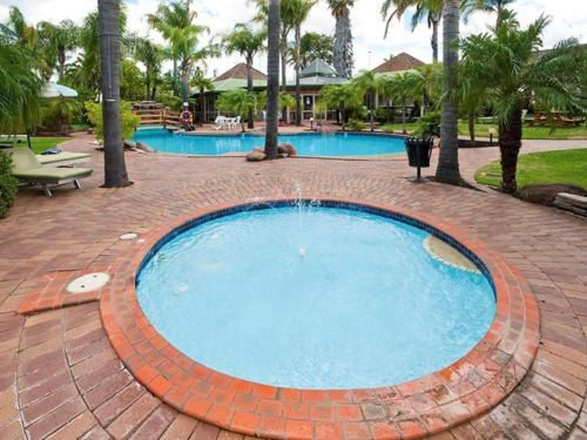 Swan Hill Resort Екстериор снимка